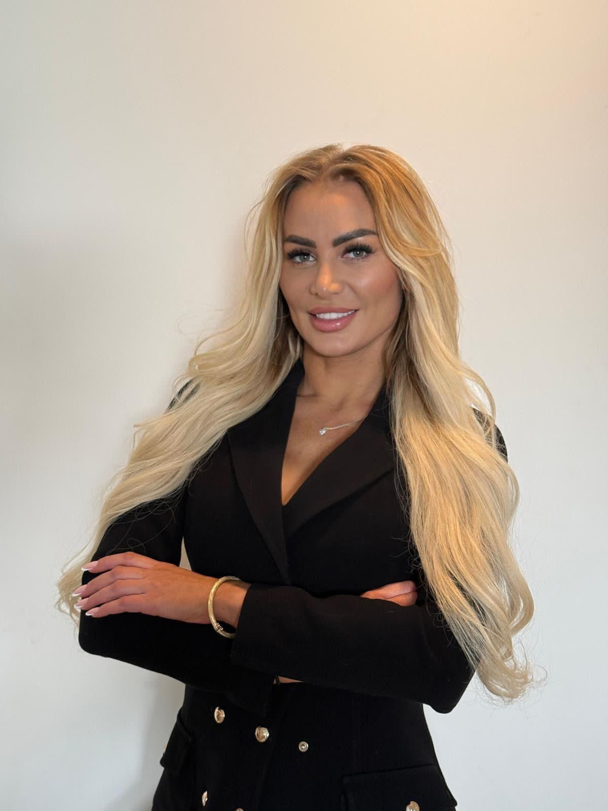 Anna Glos — Luxury Real Estate Advisor